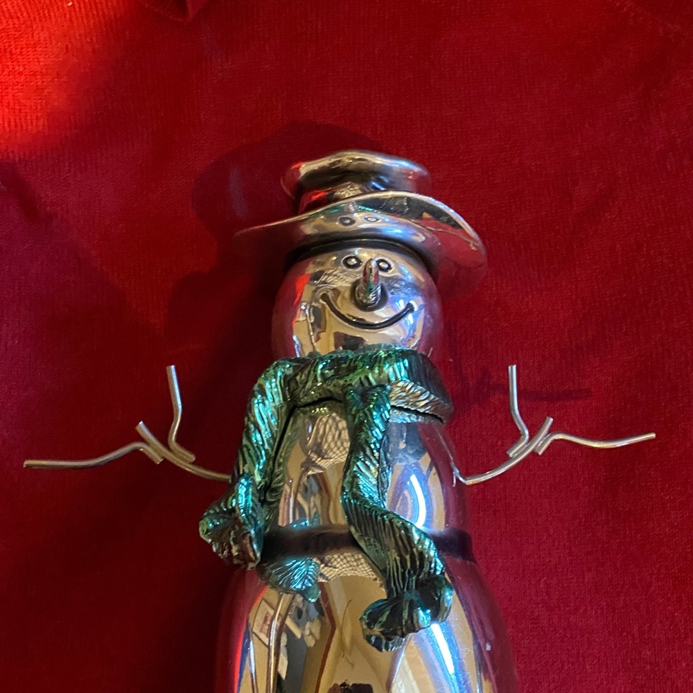 12’ Vintage Silver Metallic Snow Man Sculpture With Green Scarf Great Condition